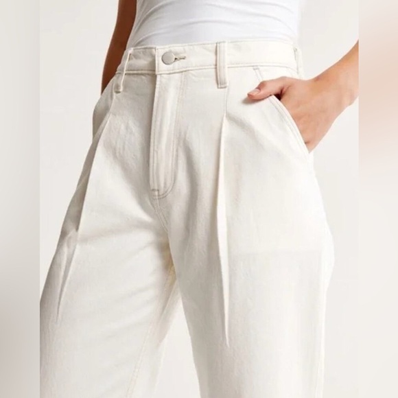 NWT - Abercrombie & Fitch The Loose High Rise Pleated Jeans - Size 33 / 16R - Picture 2 of 5
